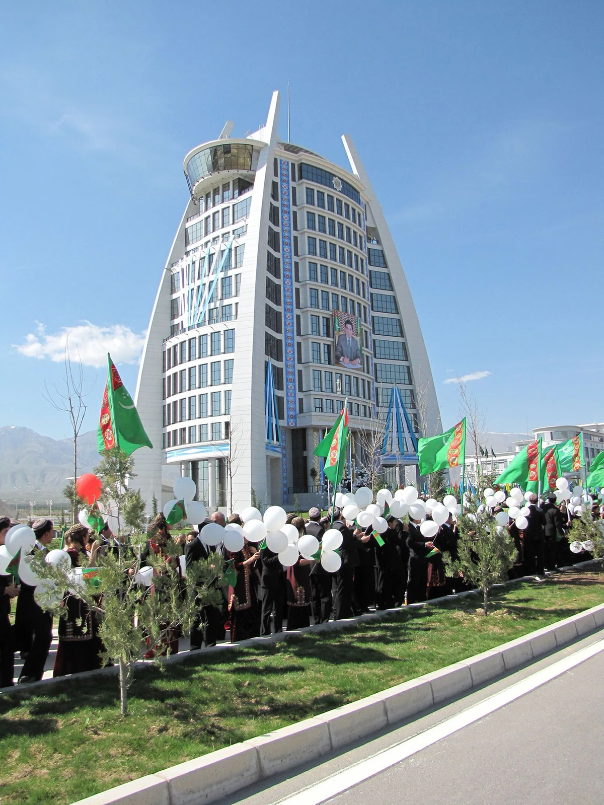 Turkmenistan to plant 3 million trees to make desert bloom