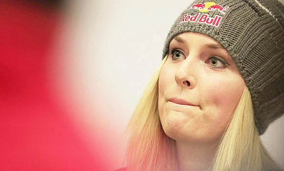 Lindsey Vonn undergoes surgery on right knee