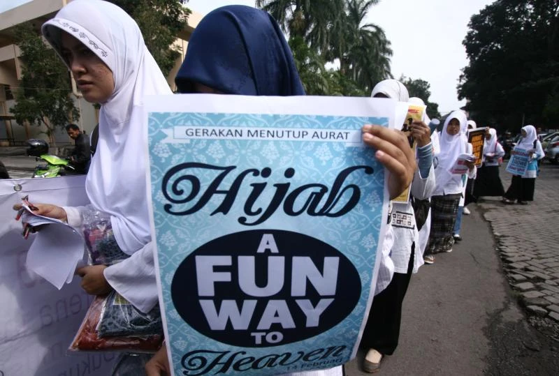Indonesia protests Valentine’s Day as sex holiday