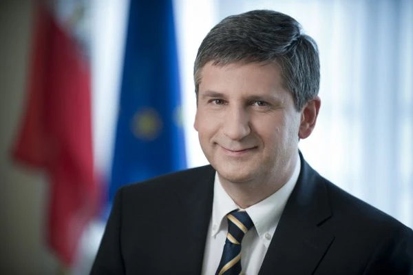Austrian foreign minister to hold key talks