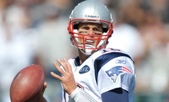 Tom Brady gets 3-year extension
