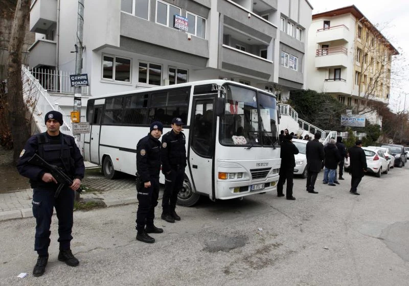 Turkish police target leftists after bombing