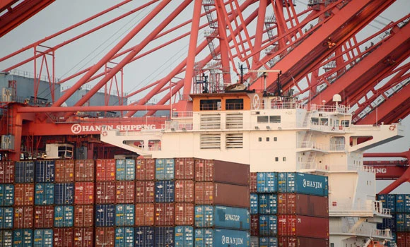US trade gap narrowsto $ 38.5 billion