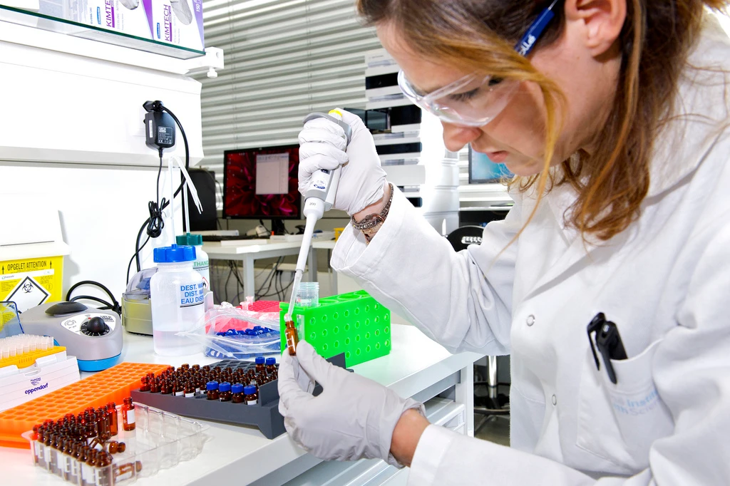 Project seeks electronic linking of blood banks and laboratories