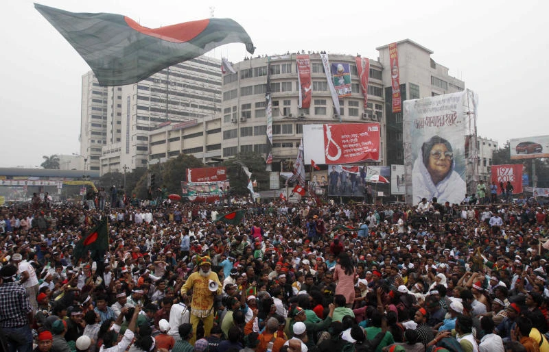 Bangladeshis demand death for war crimes convict