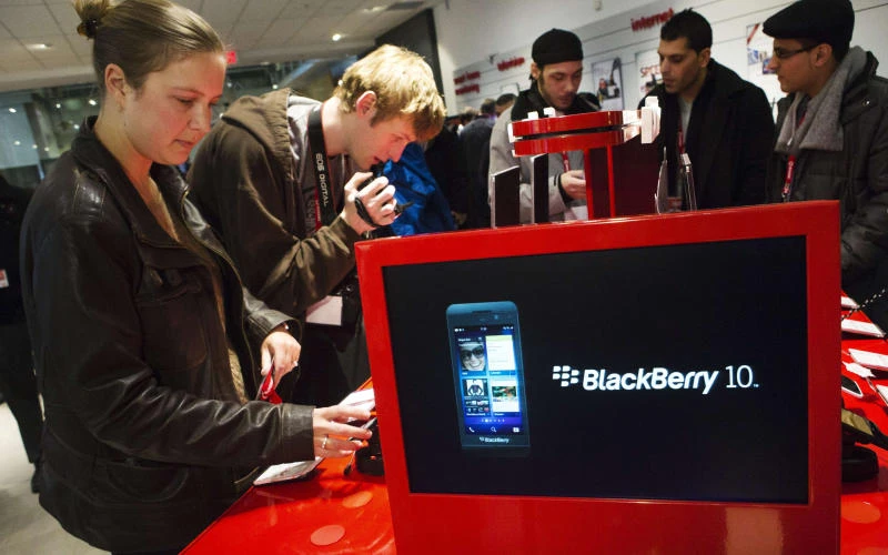 BlackBerry to withdraw from Japan