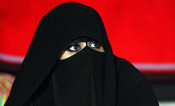 Spain overturns city’s ban on full-face veils