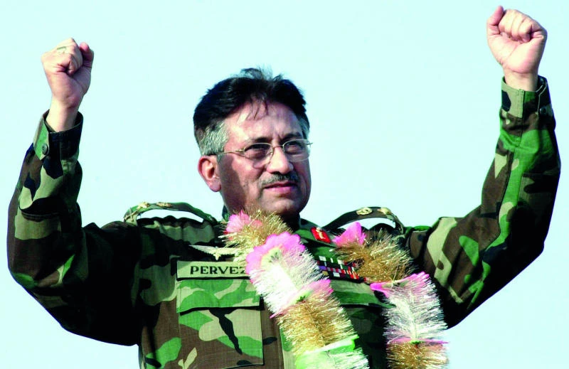 Musharraf announces March return to contest Pak election
