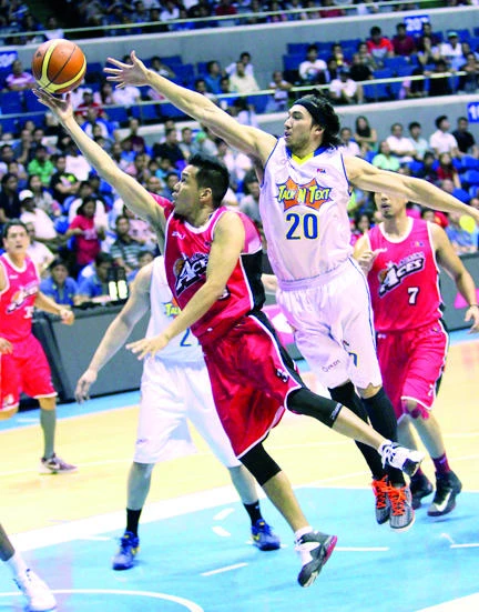 Alaska goes 5-0 after easy win over Talk ‘N Text