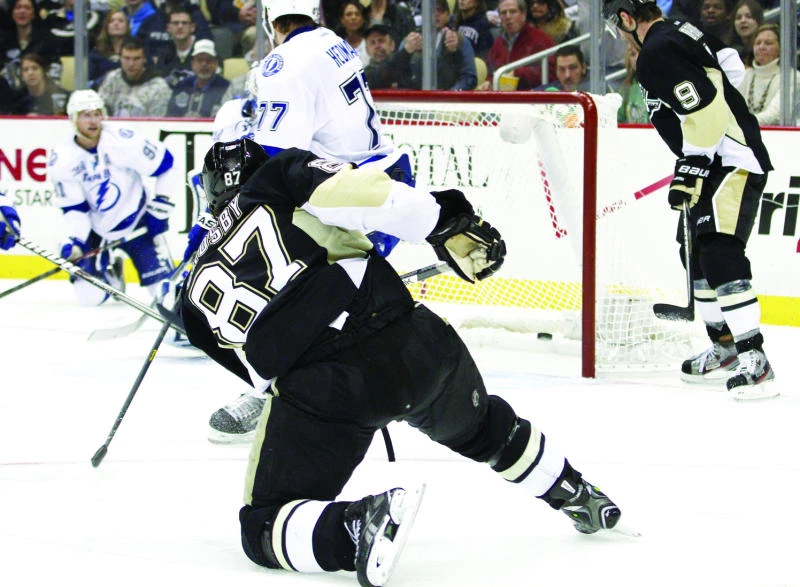 Crosby, returning Malkin help Penguins beat Lightning