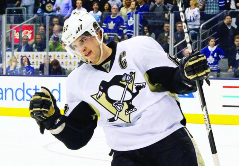 Shootout goals by Crosby, Neal give Penguins victory over Leafs