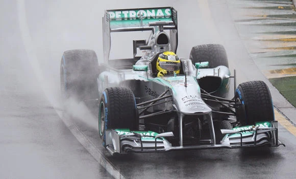 Rain chaos disrupts Aussie GP qualifying
