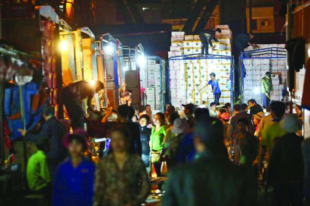 Amid tensions, Chinese fruit a turnoff in Vietnam