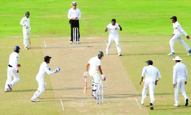 Three-wicket Herath puts Bangladesh in a spin
