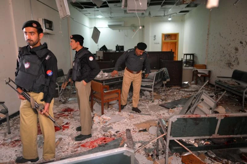 Pakistani Taleban withdraw peace talk offer
