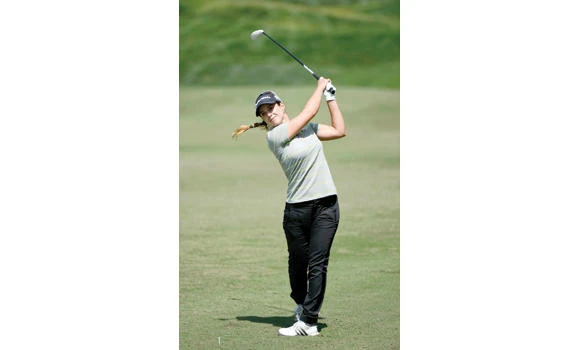 Hot Recari sets pace in Carlsbad