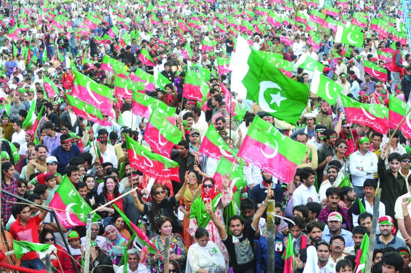 Vote fever hots up: Imran rallies tens of thousands