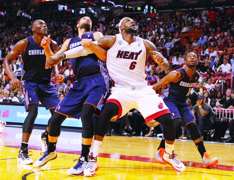 Heat extend streak to 26, get 32 from James in win vs. Bobcats