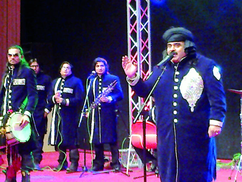 Singer Arif Lohar regales Pakistanis in Riyadh