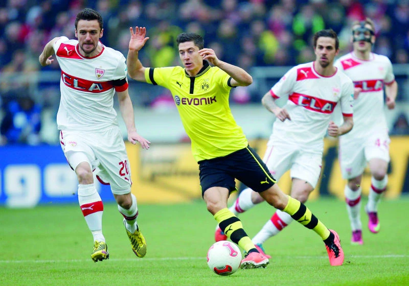 Dortmund win delays Bayern title celebrations