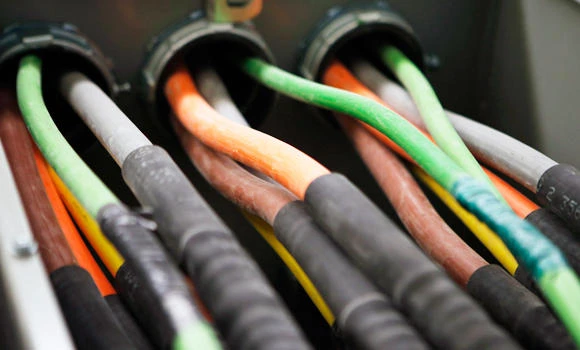 Cable cutters cause Mideast Net loss