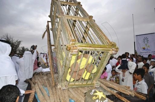World’s largest palm leaves cage in Al-Ahasa