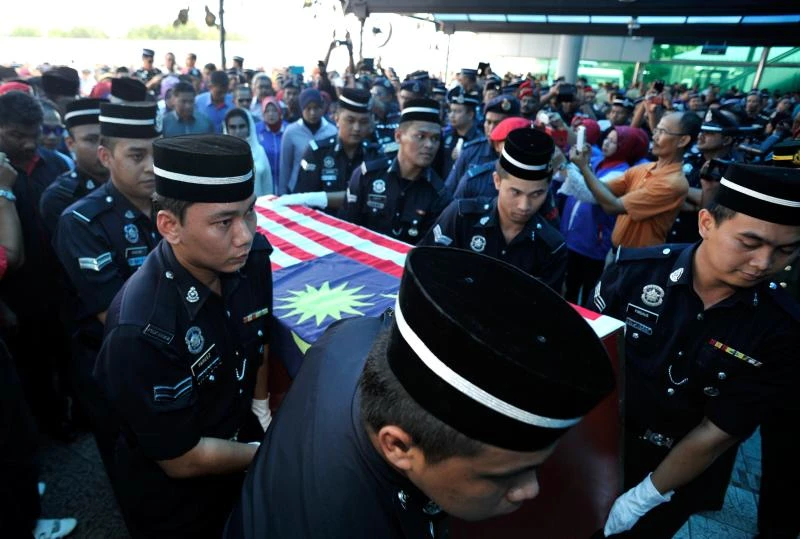 Malaysia threatens ‘drastic’ steps in Borneo siege