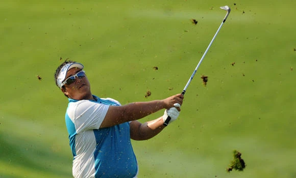Kiradech leads as Malaysian Open cut to 54 holes