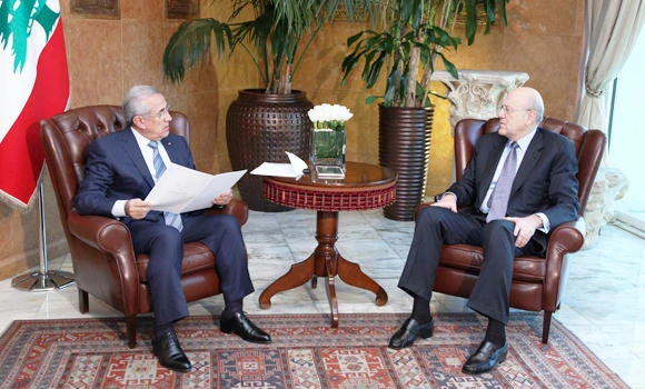Lebanon without govt as Syria simmers