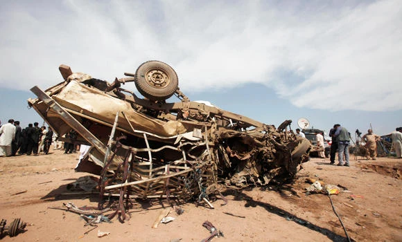 Pakistan refugee camp blast kills 15