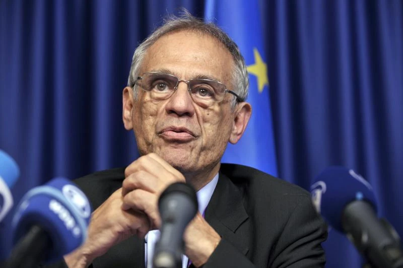 Savers bear brunt of unprecedented Cyprus bailout