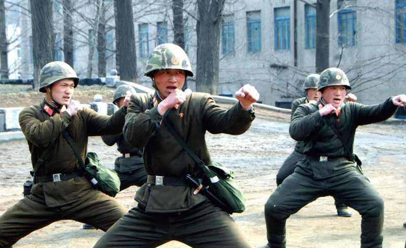 UN slaps sanctions on North Korea, Kim visits frontline