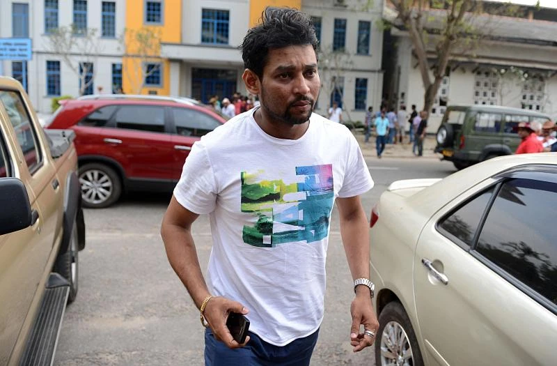 Sri Lanka cricketers end contract protest