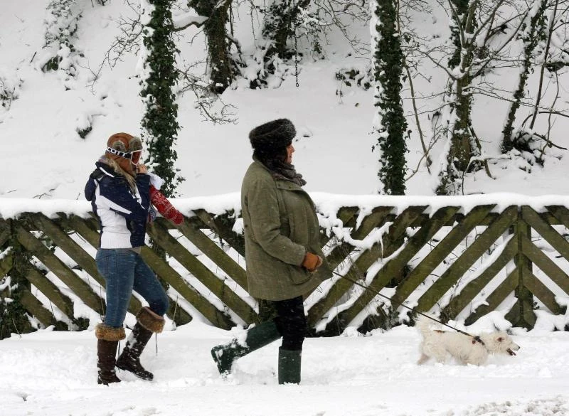 Britain suffers more chaos from spring snow