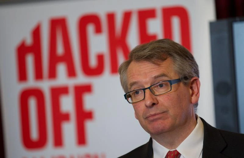 British politicians strike press regulation deal