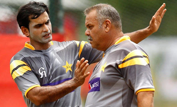 Pakistan cricket chief backs under-fire Whatmore