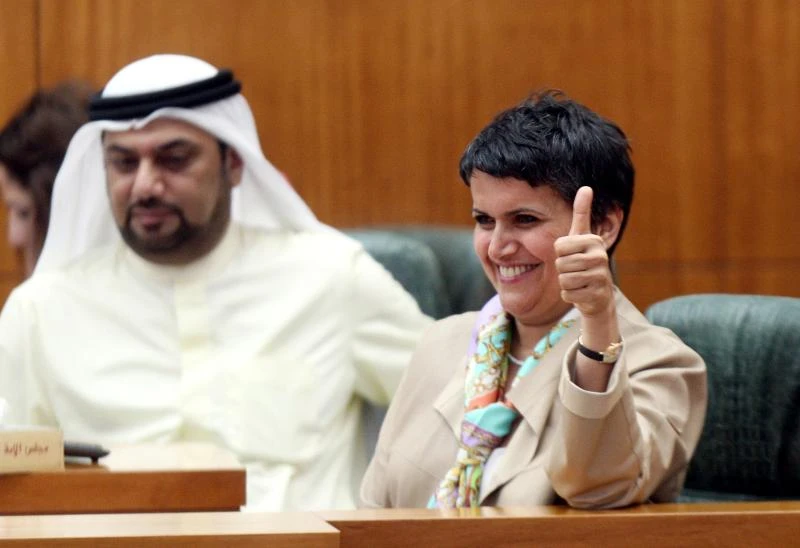 Kuwait to naturalize 4,000 stateless people
