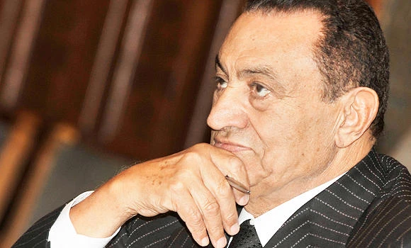 Mubarak says Egyptians should rally around Mursi