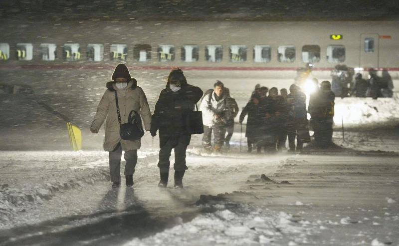Six people die as blizzards hit northern Japan