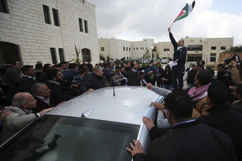 UK diplomat’s car attacked by W. Bank students