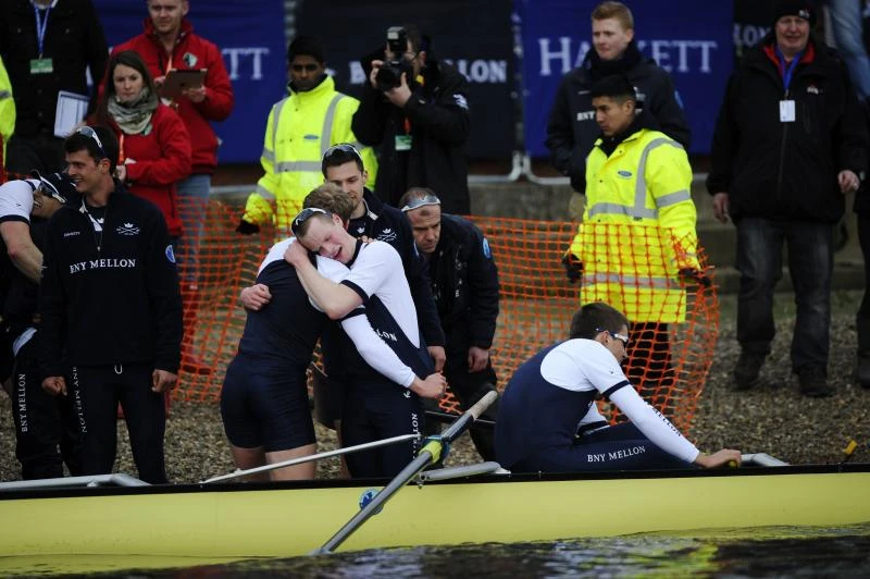 Oxford beats Cambridge in university Boat Race