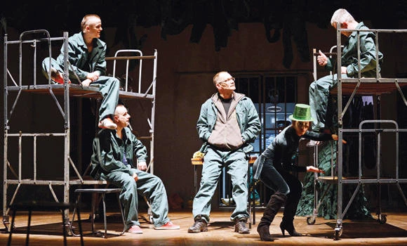 Polish inmates go free to perform Shakespeare