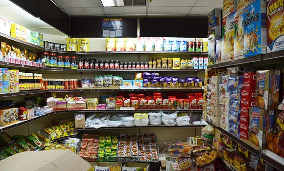Shop owners flout new price tag rules