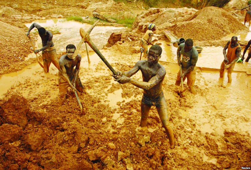 17 killed in Ghana mine collapse