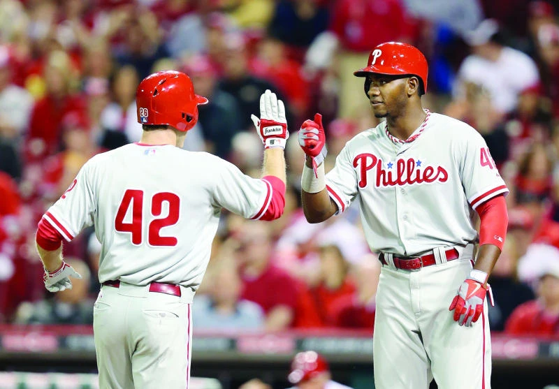 Reds snap 5-game slump, beat Phillies 4-2