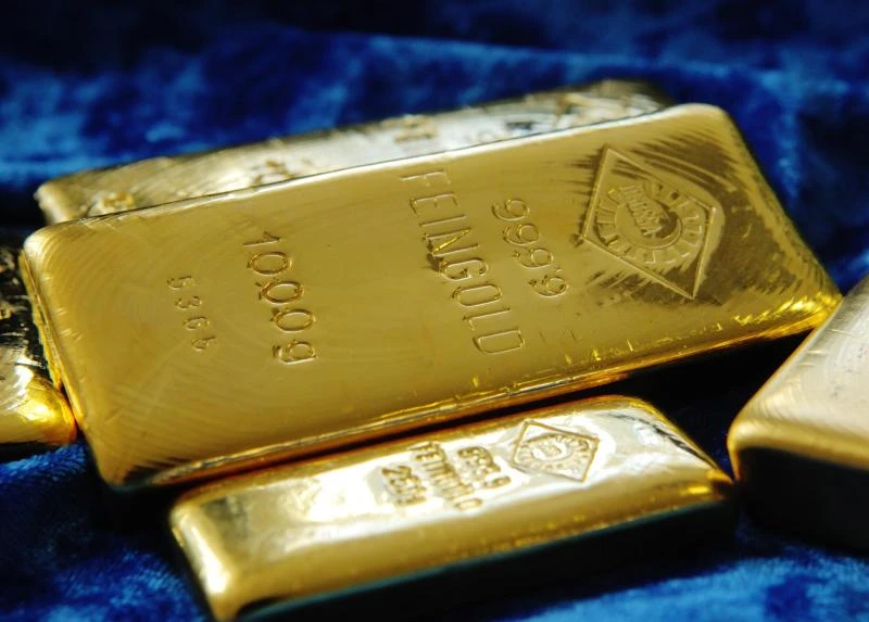 Gold price makes shaky partial recovery