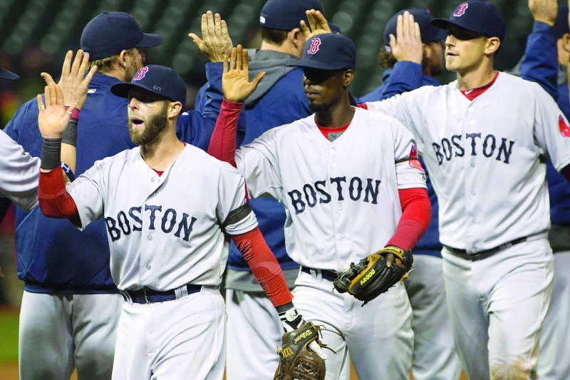 Somber Red Sox regroup, beat Indians 7-2