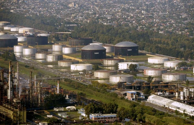 Oil price fall shows market ‘sufficiently supplied’