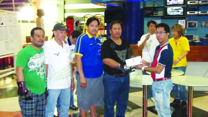 Dela Cruz powers Dabarkads to a double in IBG-Friday Bowling League