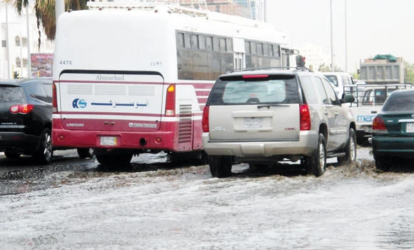 Leakage of sewage water haunts Jeddah residents